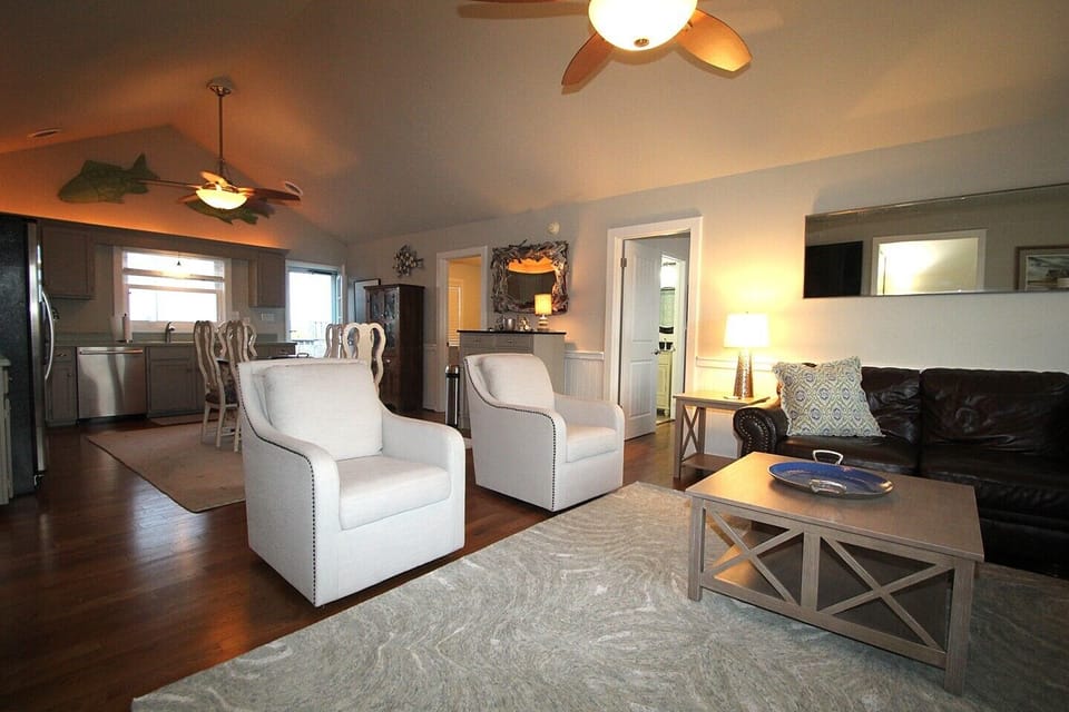 Family Room Swivel chairs 

