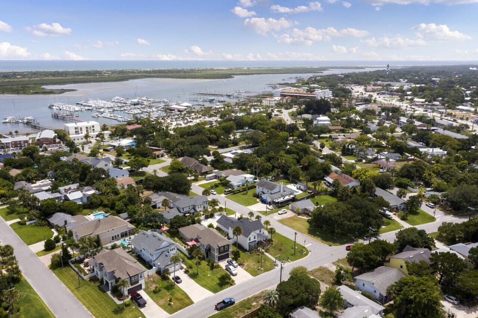 Best of both worlds -- close to the ocean and the Intracoastal Waterway