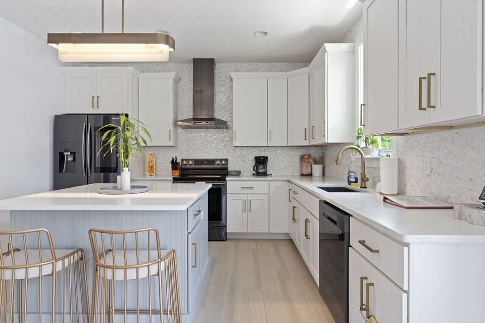 Breakfast bar or keeping the chef company