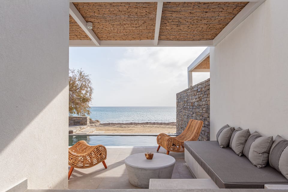 Exterior Sitting Area / Private Pool