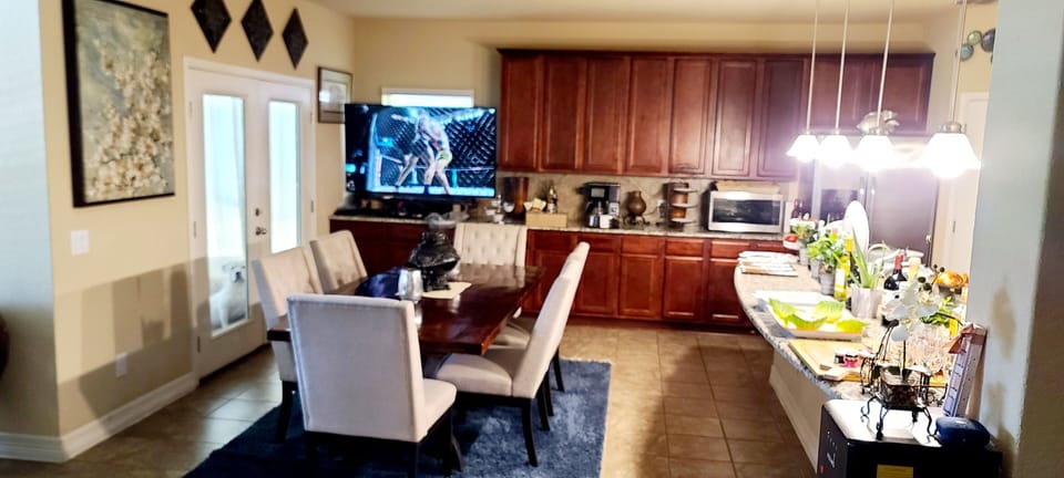 Entertainment Kitchen