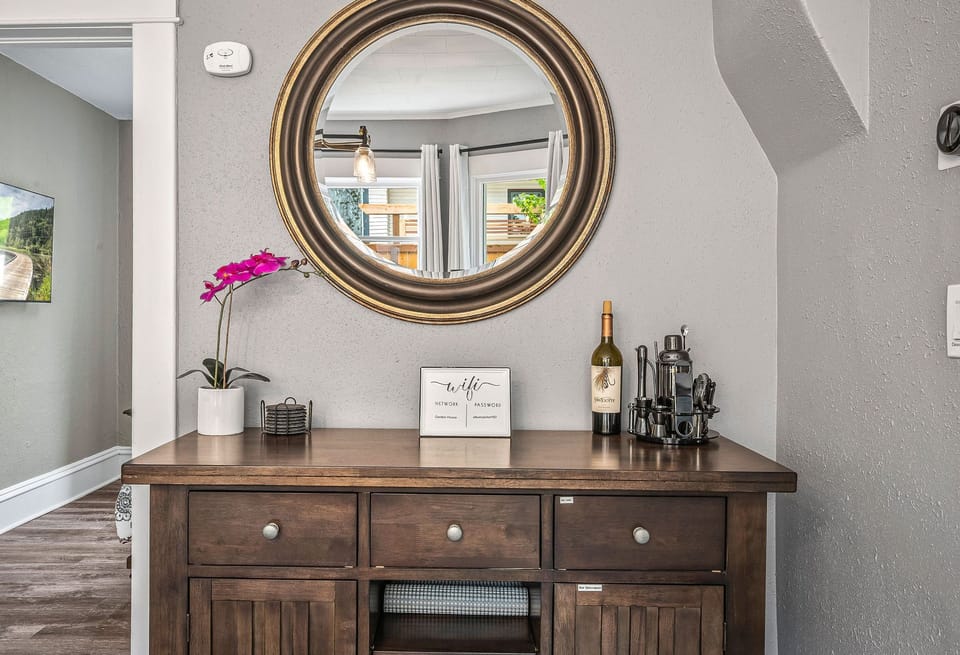 Drawer with Mirror