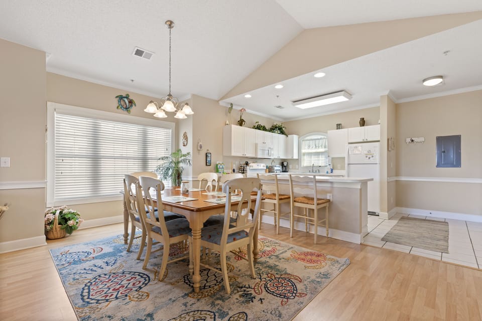 Dining area and kitchen.  Family dinner/brunch !!!