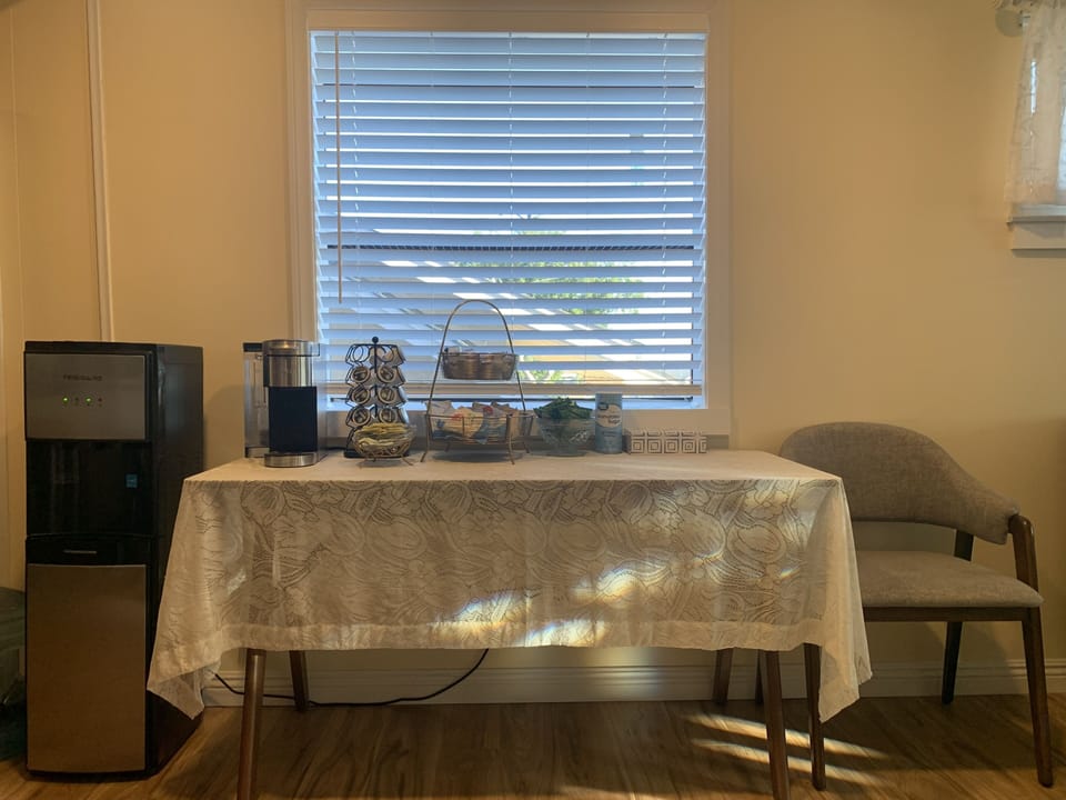 Tea station/serves: coffee, tea, instant oak milk, and water dispenser