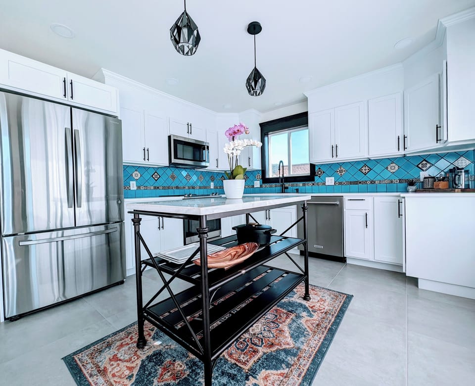 Upstairs kitchen, fully equipped 