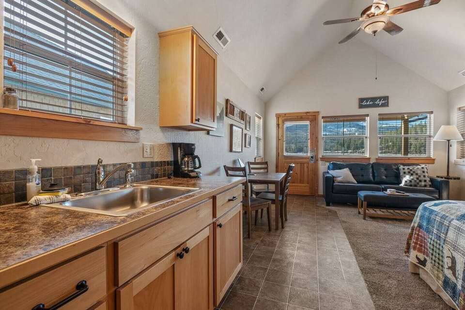 Setting Sun's studio open floor plan.