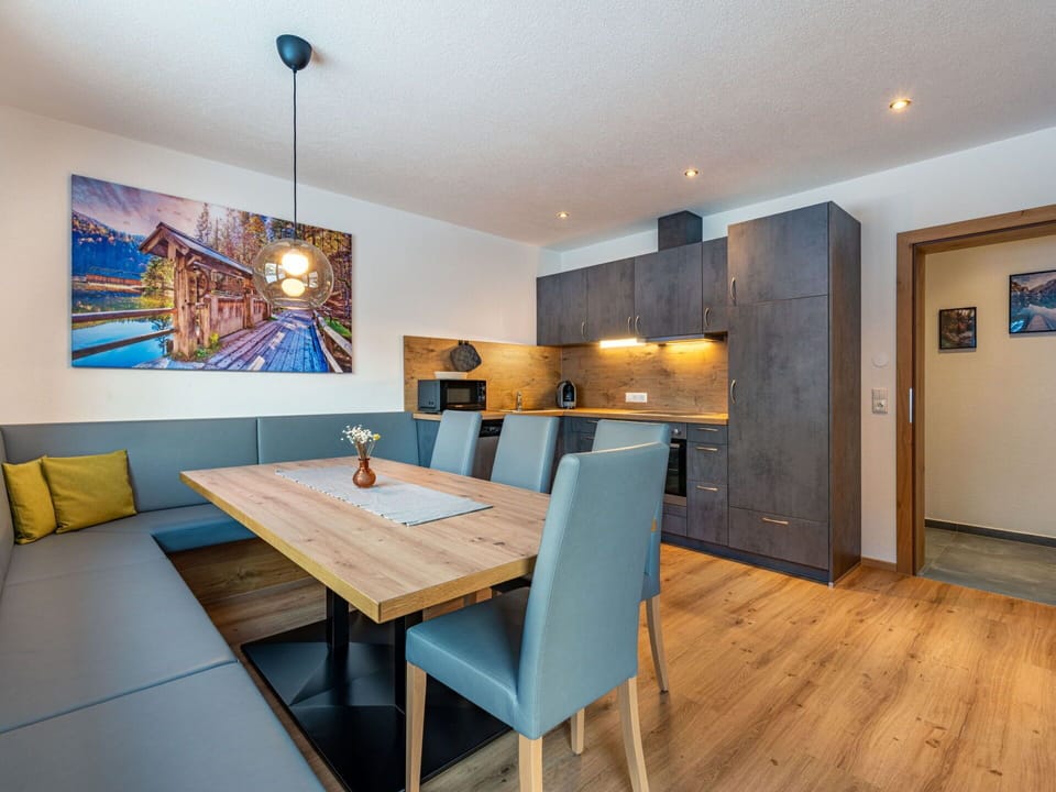 Table, Furniture, Chair, Wood, Lighting, Interior Design, Building, Flooring, Floor, Hall
