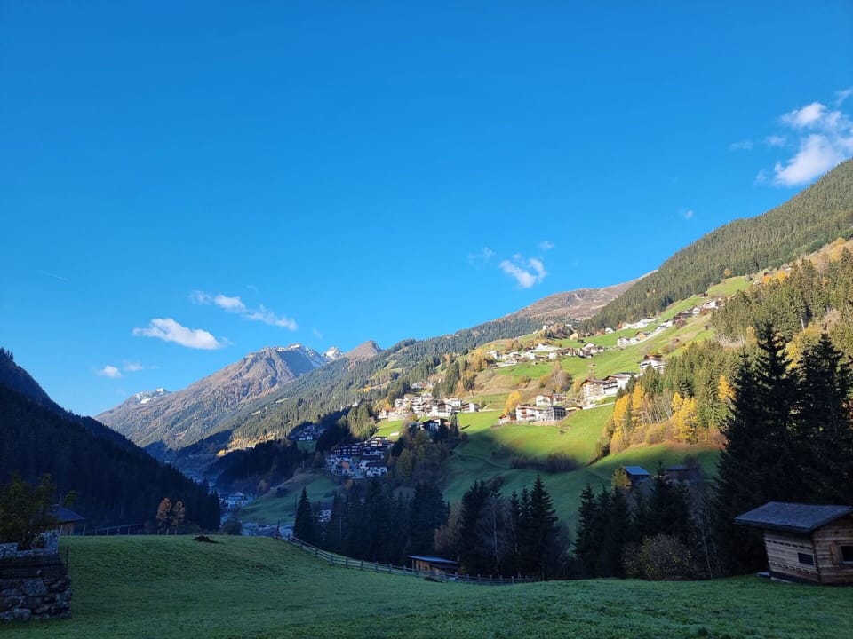 Cloud, Sky, Mountain, Plant, Nature, Azure, Tree, Natural Landscape, Slope, Larch