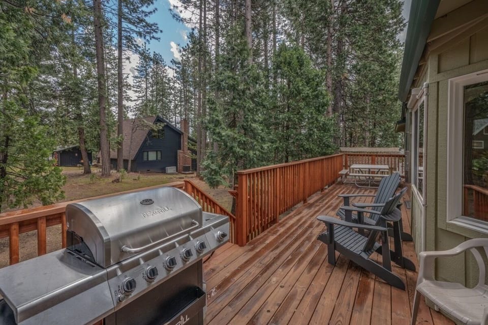 Beautiful backyard deck to enjoy a nice meal or glass of wine.