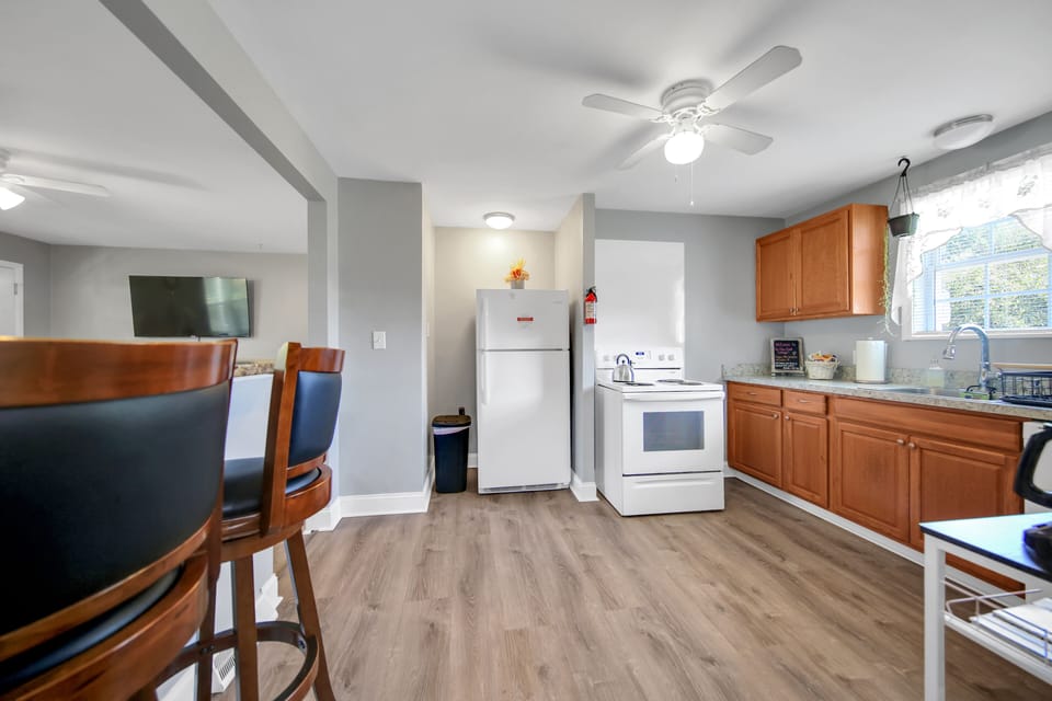 Full kitchen