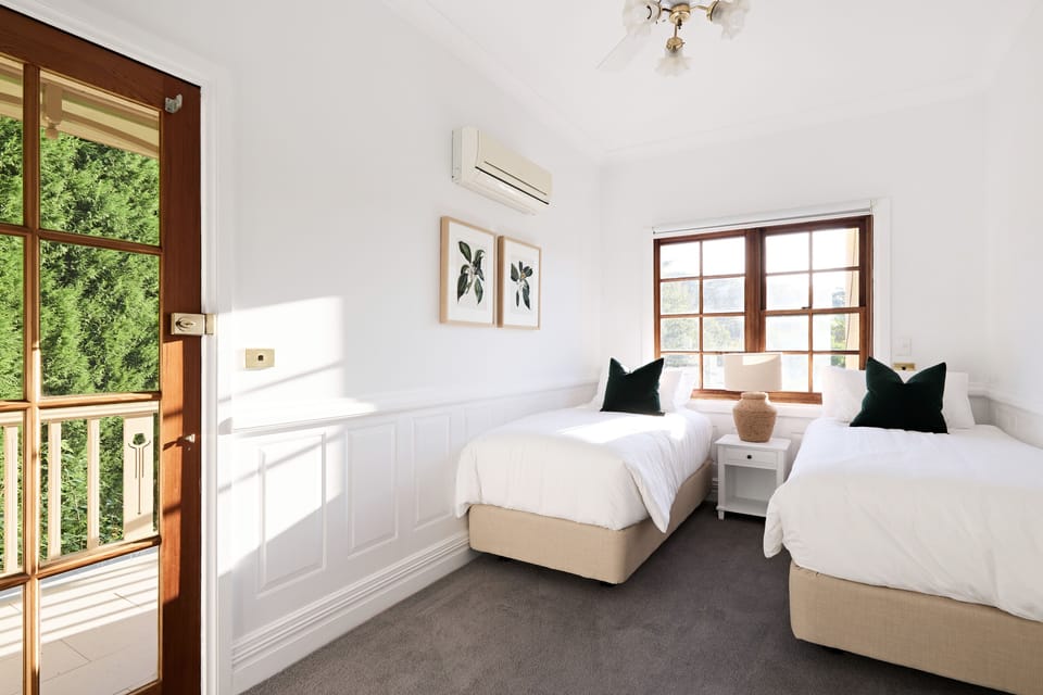 Bedroom 8 - 2 x Single beds