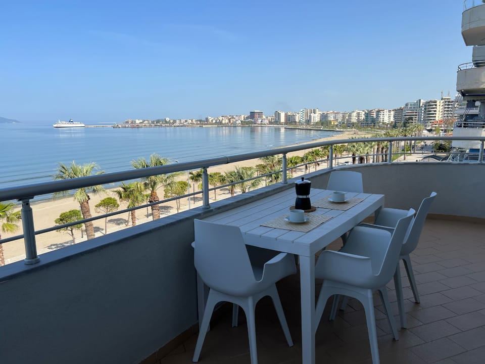 Balcony with frontal sea view
