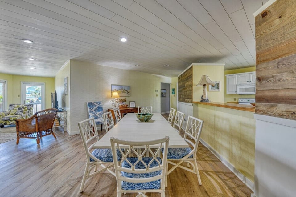 Pelican Porch