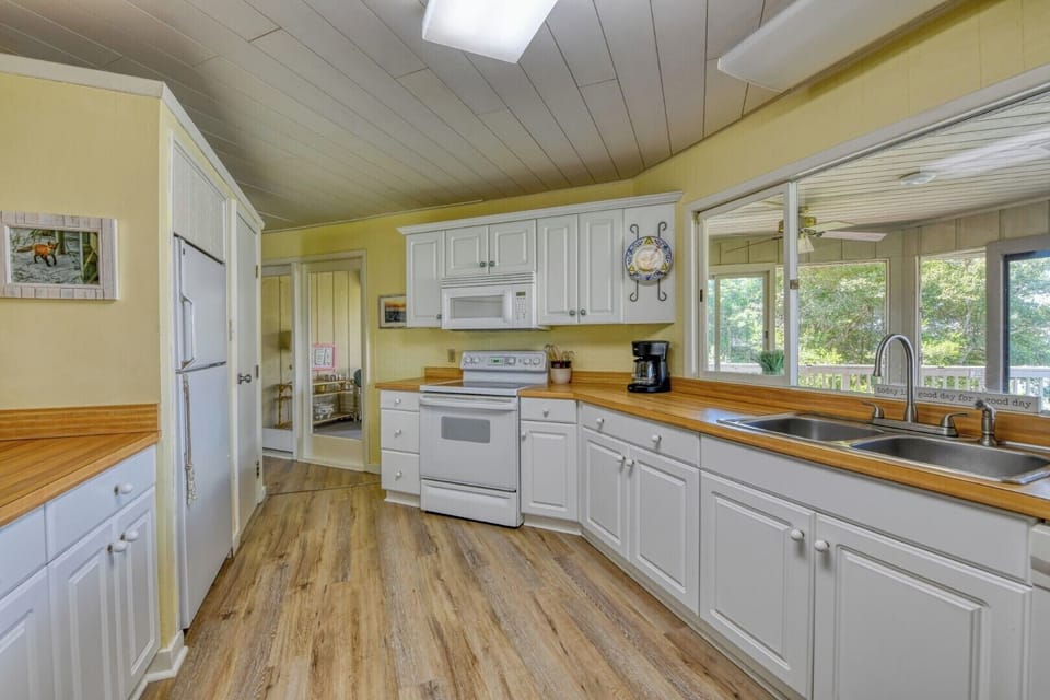 Pelican Porch