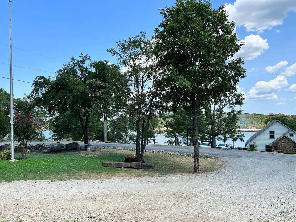 Beautiful views of Lake Eufaula from All Decked Out