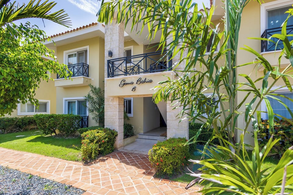 This residence offers a tranquil retreat in the heart of Punta Cana/Bávaro.