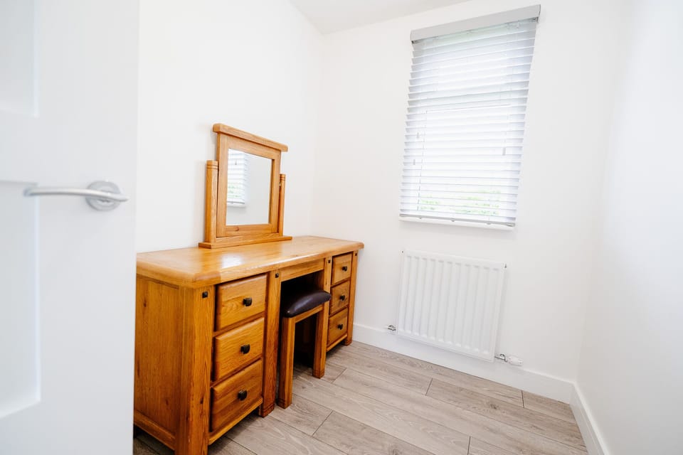 Dressing / Make-up Room