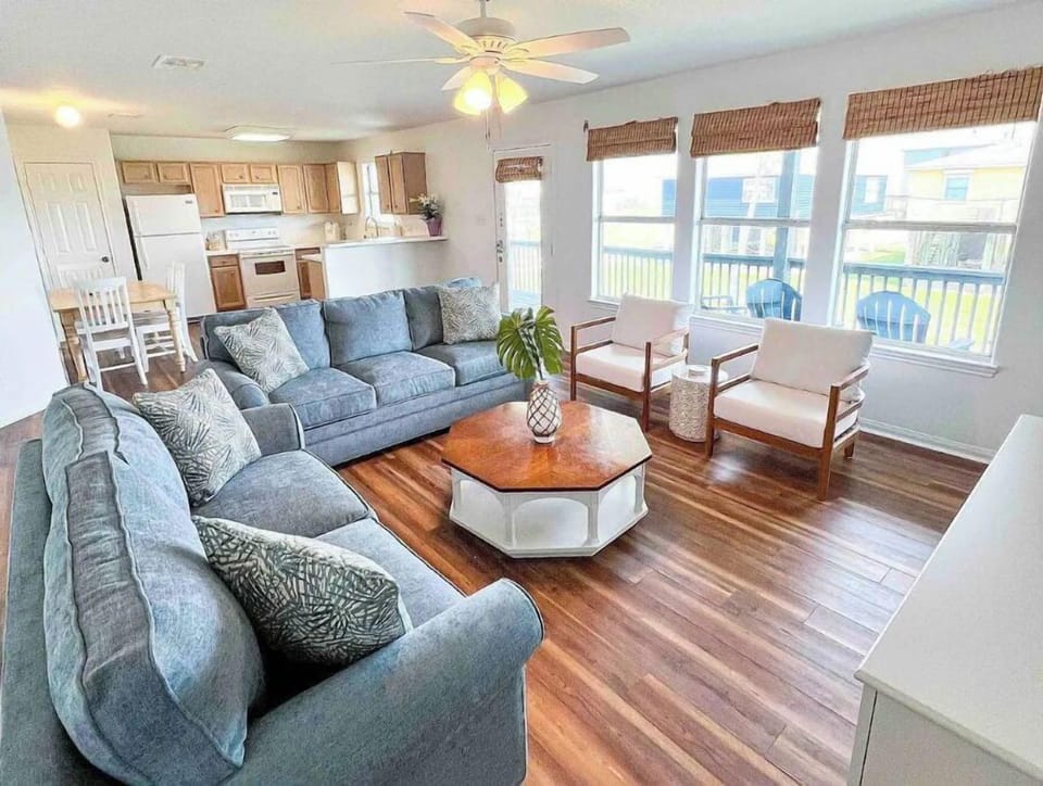 Living room with queen sleeper sofa.