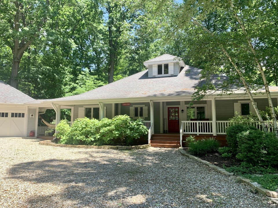 Huge front porch and private U drive 