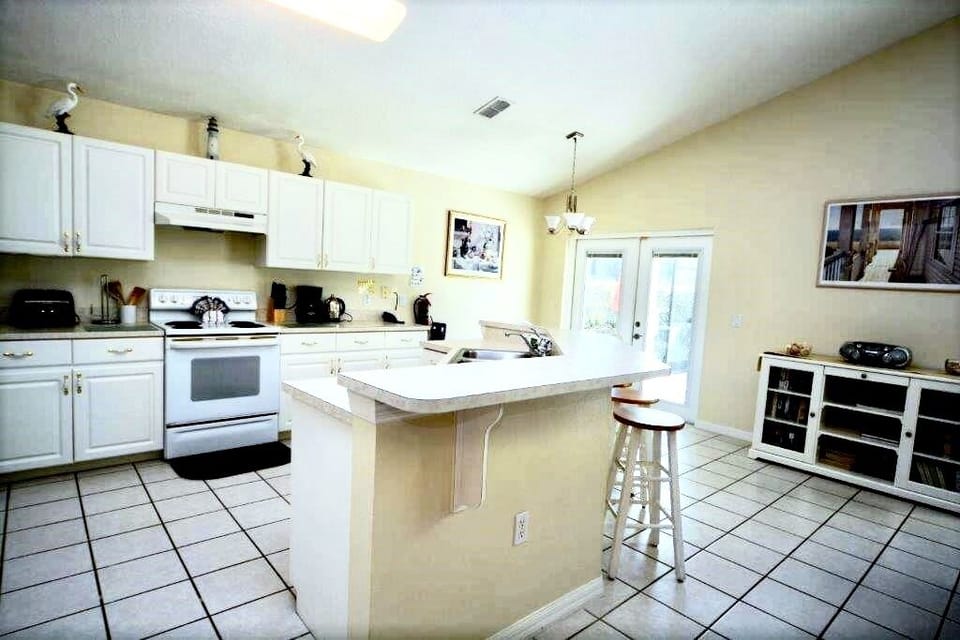 Fully equipped kitchen