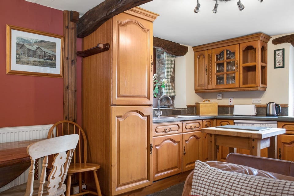 Carpenters Mountain Cottage kitchen