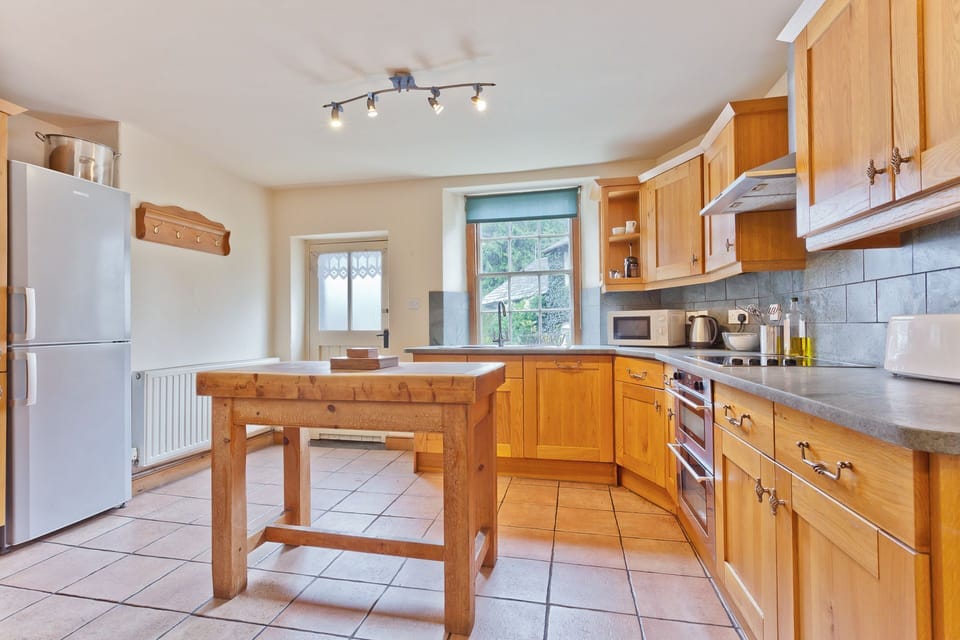 1 Dixon Ground kitchen