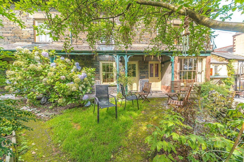 2 dixon ground front garden