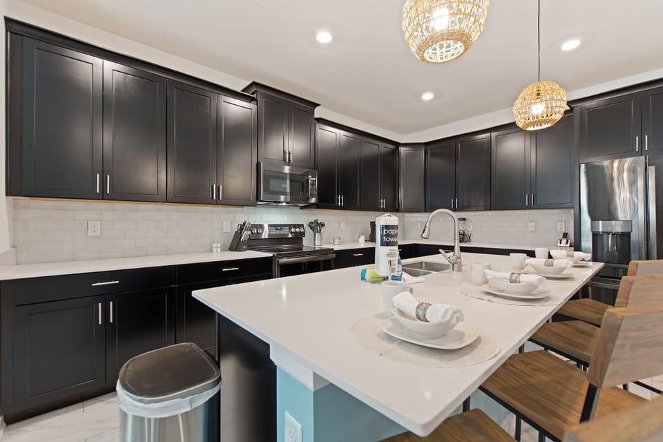 Fully-equipped kitchen with counter top