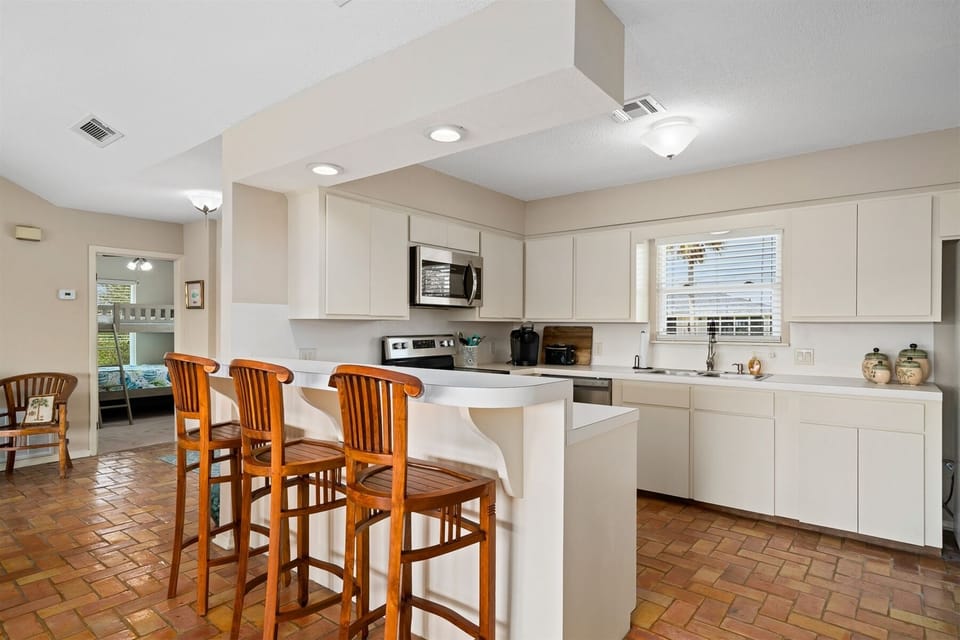 Kitchen Bar Area