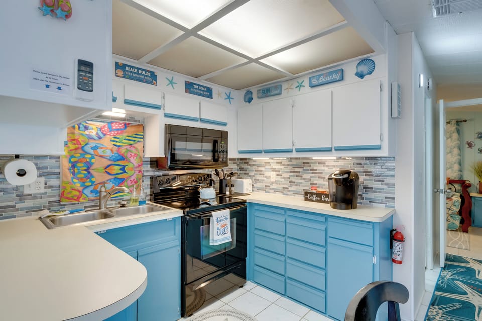 Eat-In Kitchen