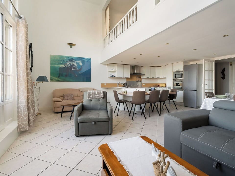 Furniture, Interior Design, Couch, Flooring, Floor, Ceiling, Apartment, Living Room, Chair, Table