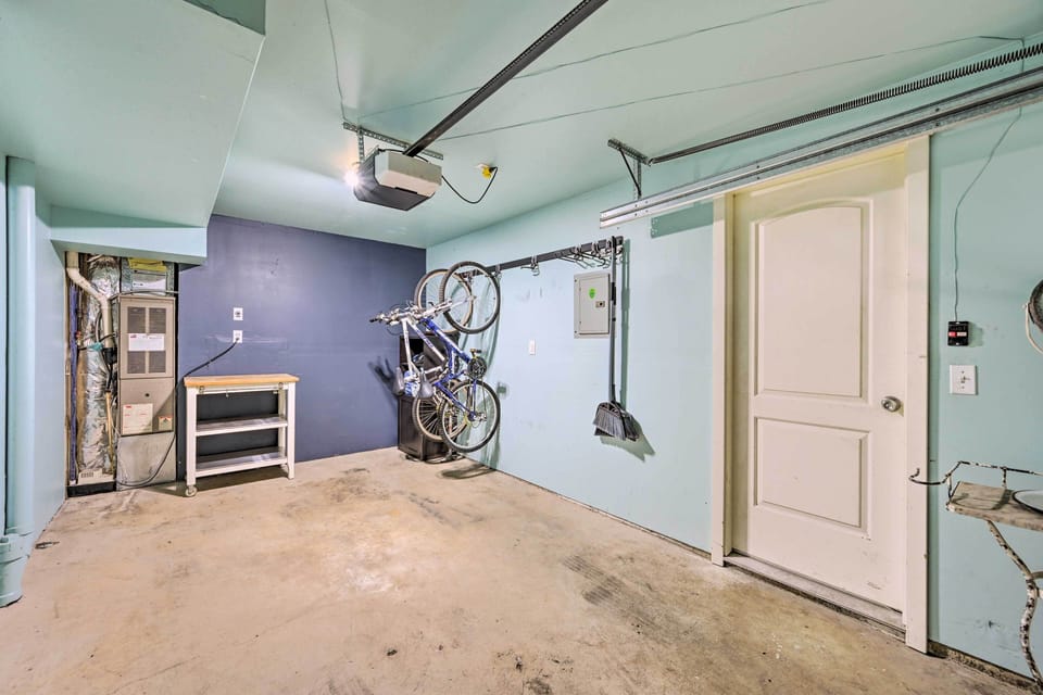 Garage | 2 Bicycles Provided w/ Helmets | Lake Toys