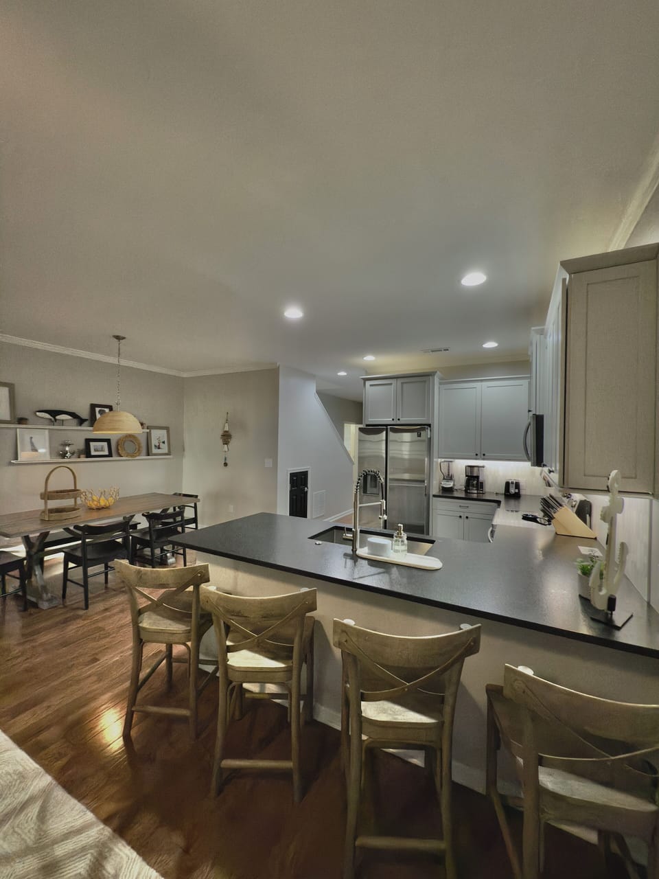 Kitchen/Living/Dining area perfect for entertaining.