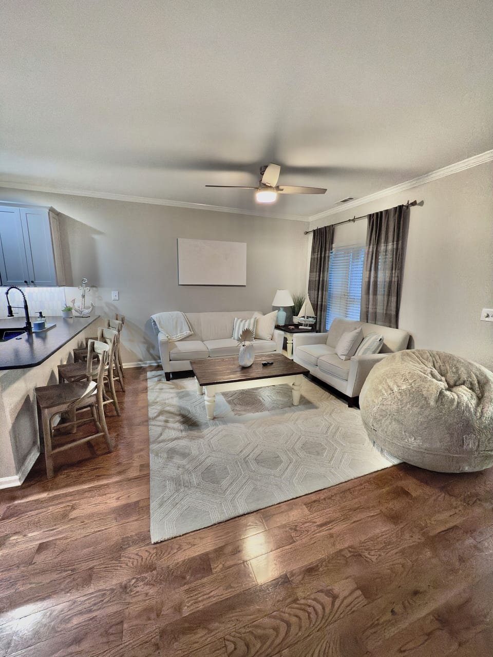 Kitchen/Living/Dining area perfect for entertaining.