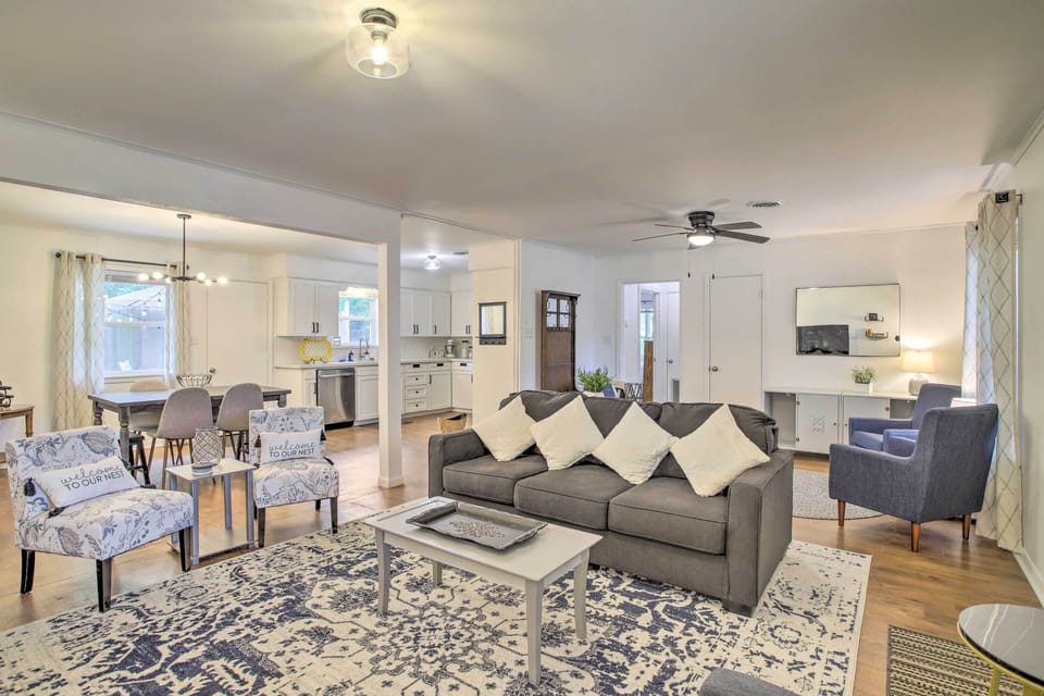 Brenham Vacation Rental | 3BR | 2BA | 1,750 Sq Ft | 2 Steps Required