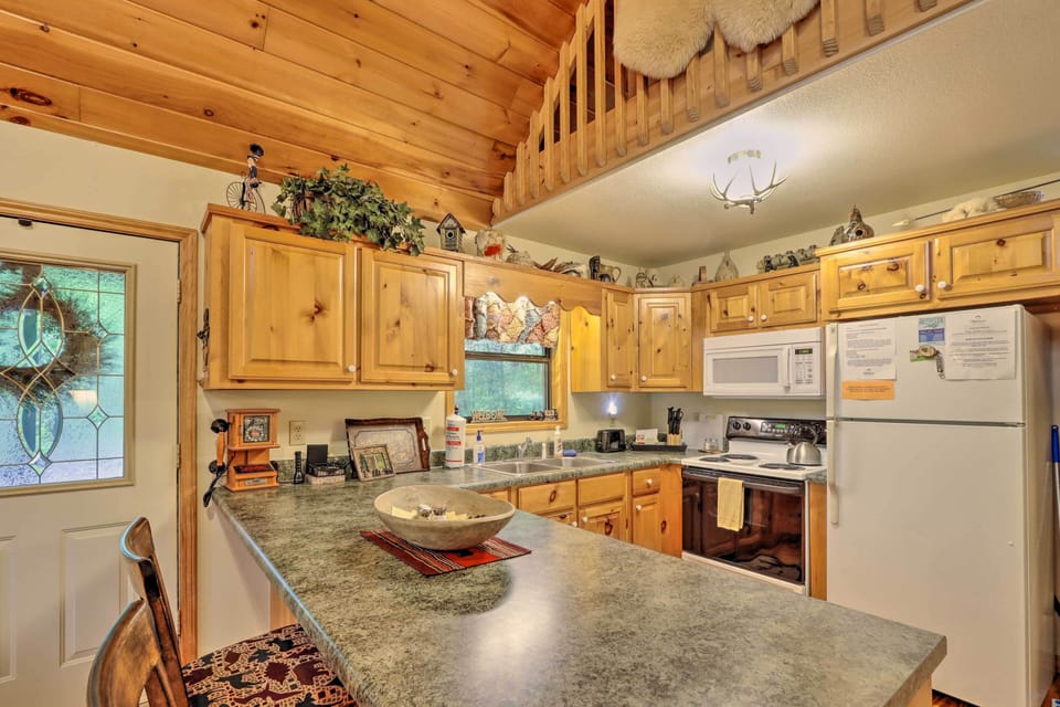 Full Kitchen | Electric Range | Fridge | Dishwasher