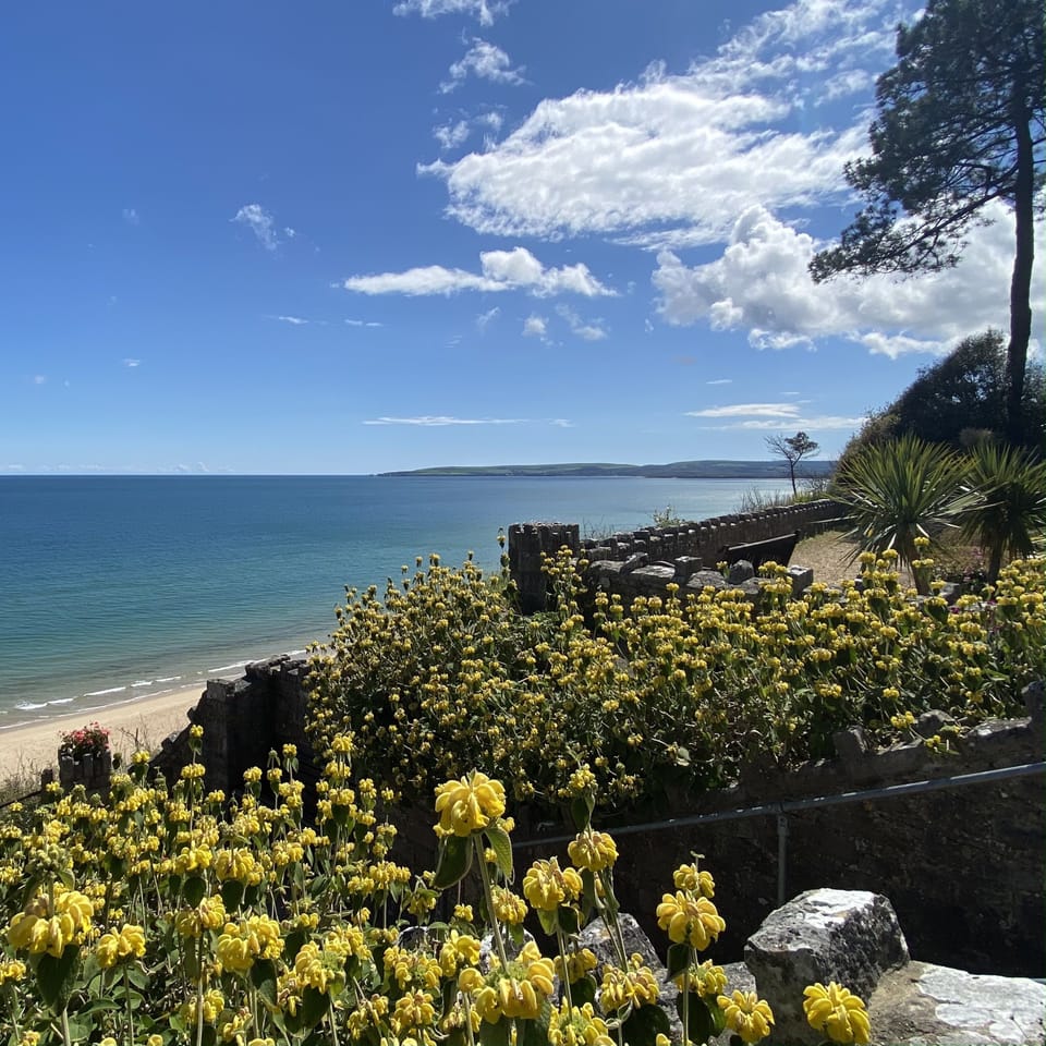 Stunning panoramic views across Poole Bay from the Pinecliff Gardens Lookout. 