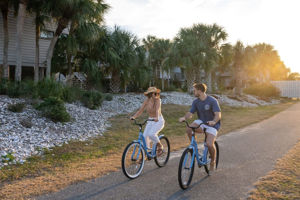 Enjoy a nice bike ride! We provide bikes.
