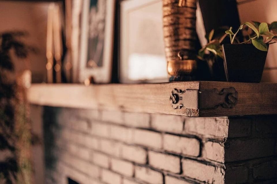 Decor and chimney