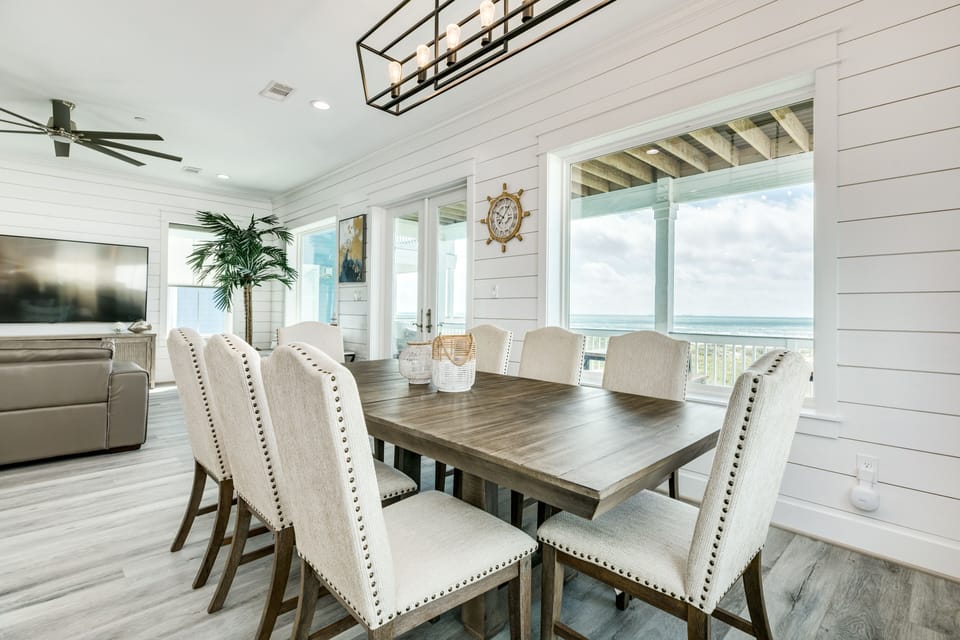 Dine overlooking the Gulf
