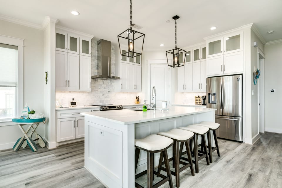 Grab a snack or enjoy meals at the breakfast bar seating