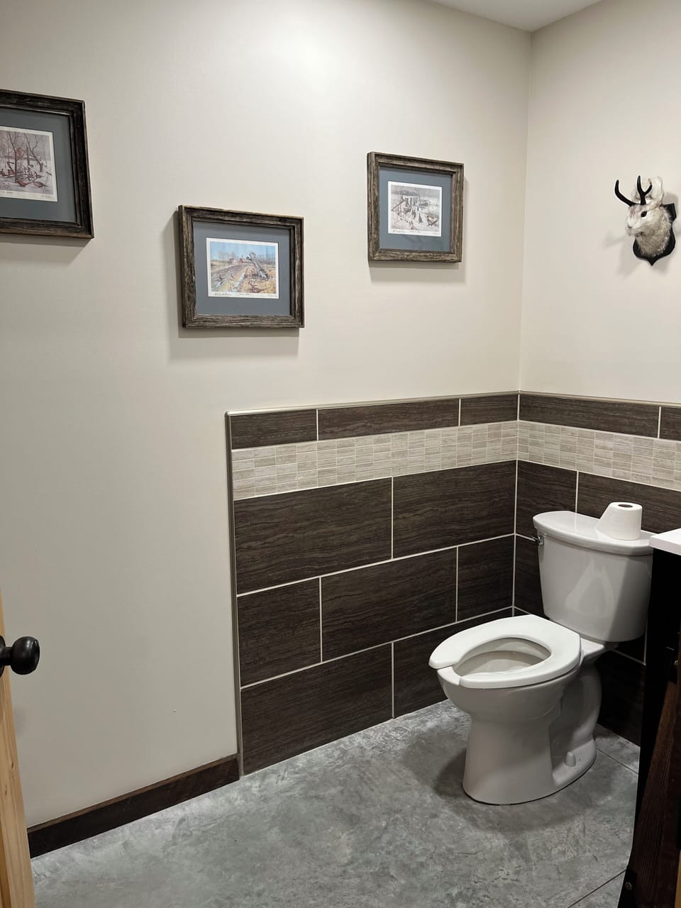 Lounge Bathroom