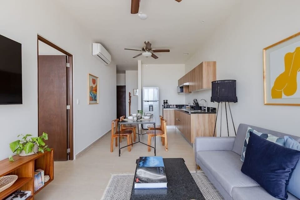 Living room. Kitchen and dining room. 