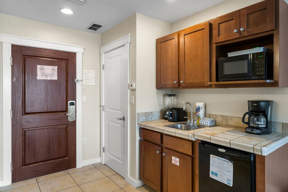 23-web-or-mls-15100-front-beach-rd-13331335