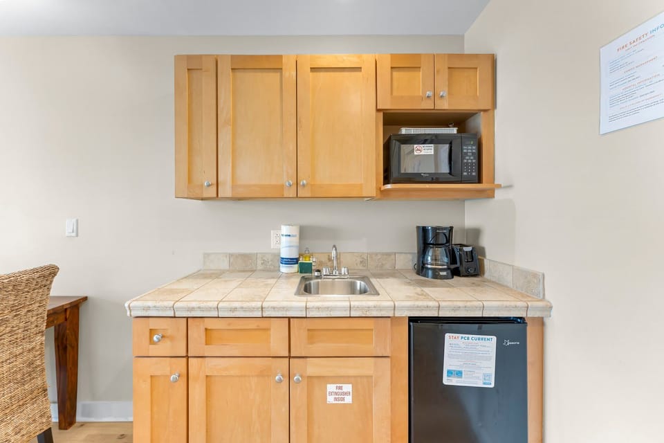 2-web-or-mls-15100 Front Beach Rd 601-2
