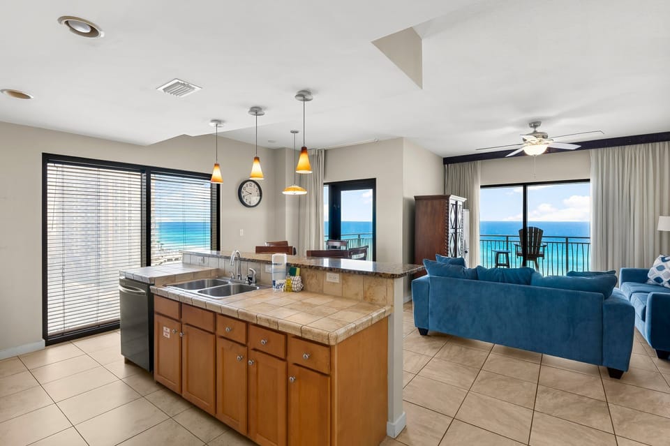 7-web-or-mls-15100 Front Beach Rd 935-8