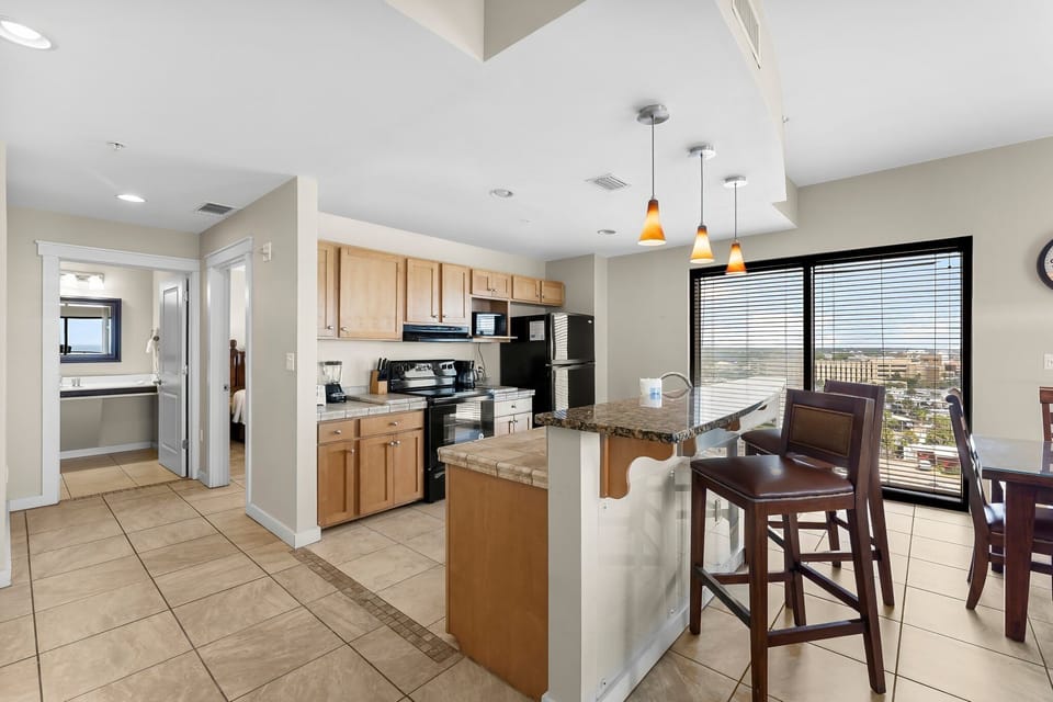 10-web-or-mls-15100 Front Beach Rd 935-11