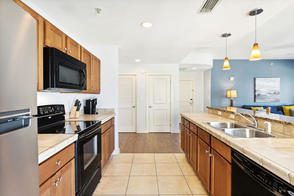 11-web-or-mls-15100-front-beach-rd-11361138