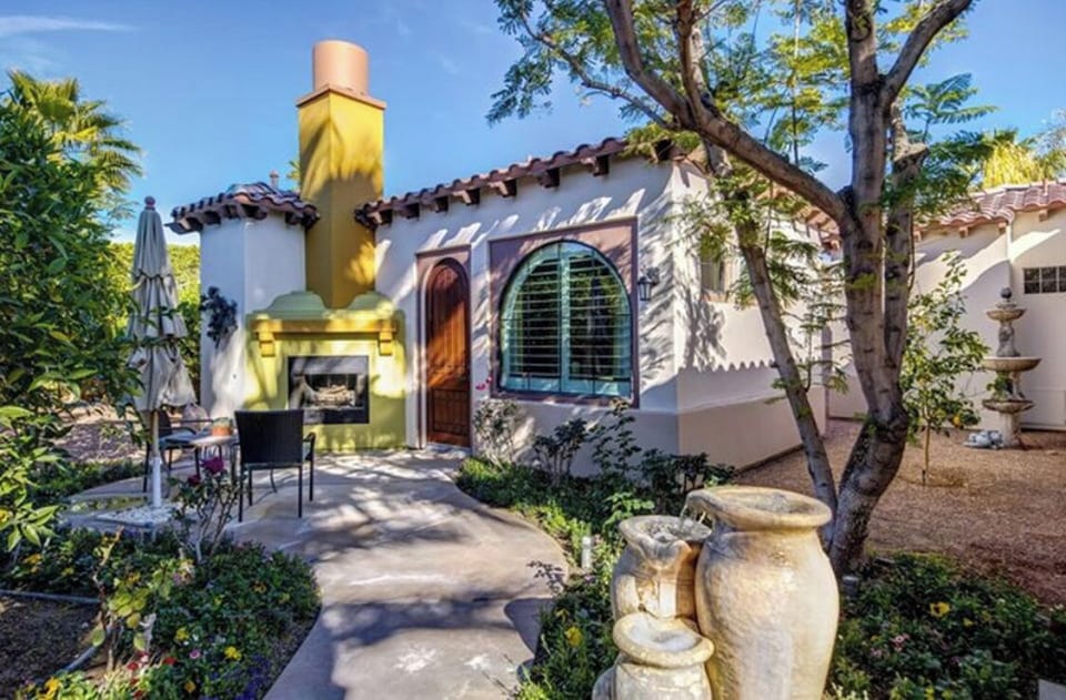 Separate Casita
