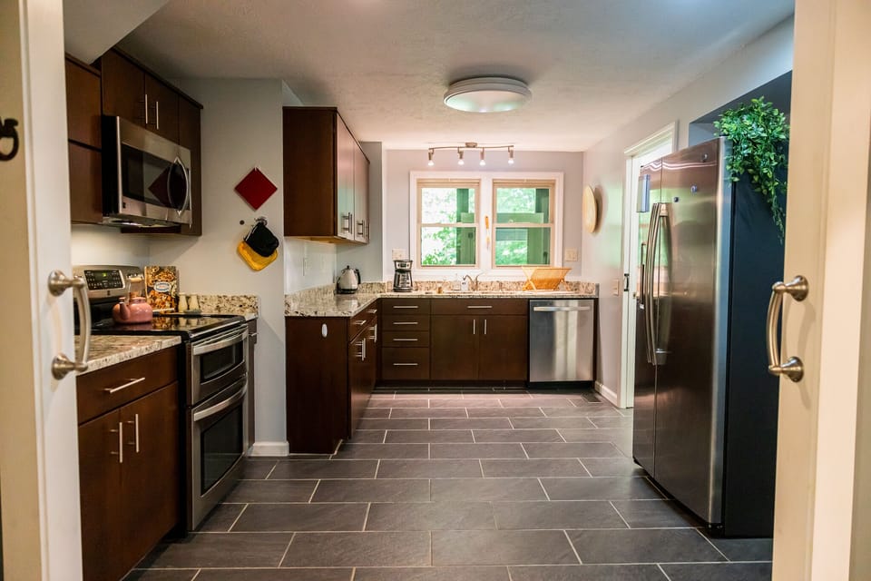 Kitchen with all. basic amenities 